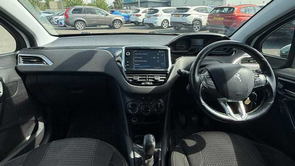 Peugeot 208 1.2 Puretech Allure Premium 2017 White #6
