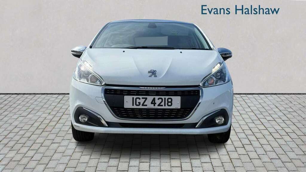 Peugeot 208 1.2 Puretech Allure Premium 2017 White #4