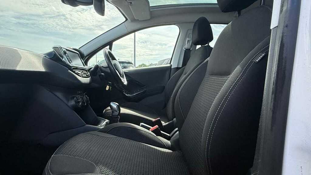 Peugeot 208 Hatchback Black #10
