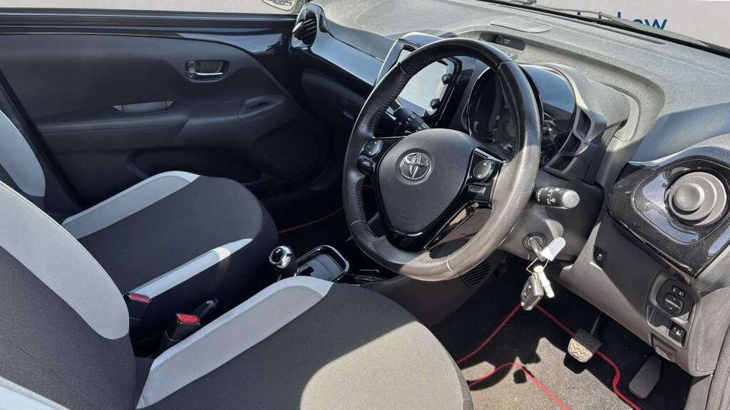 Toyota Aygo 1.0 Vvt-i X-press X-shift 2017 Black #6