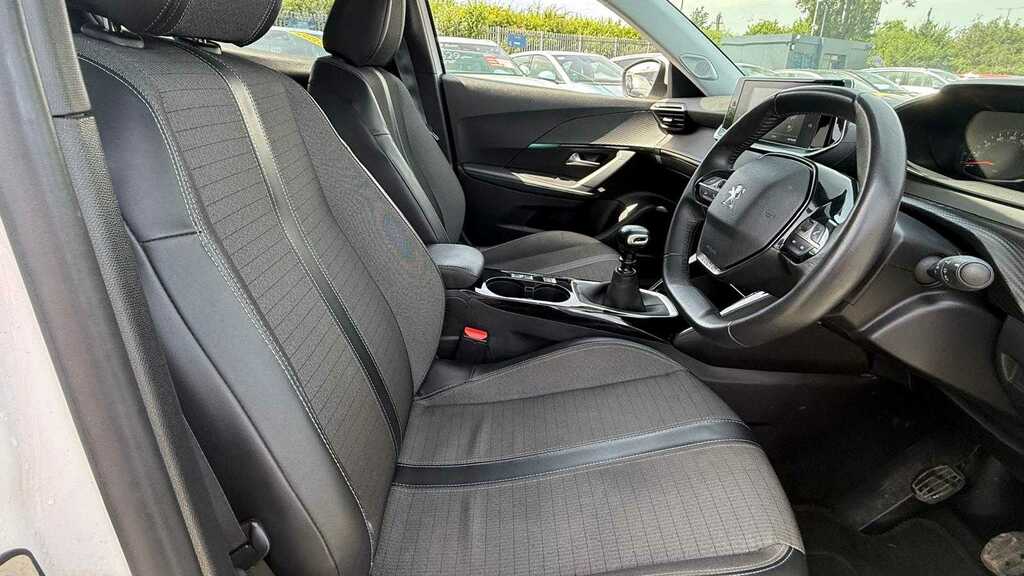 Peugeot 2008 1.2 Puretech Allure 2021 White #3