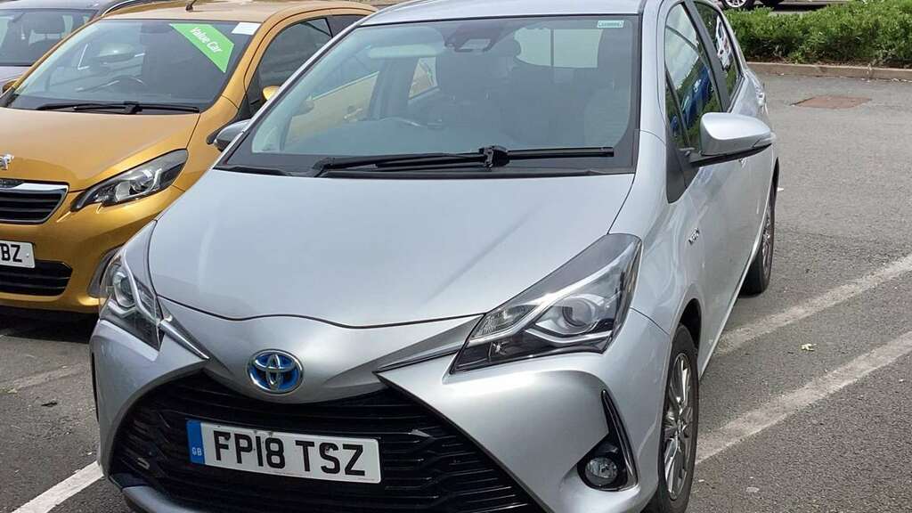 Toyota Yaris Icon Tech Grey #1