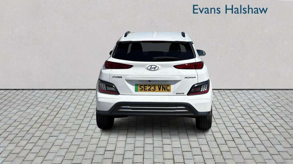 Hyundai Kona 100Kw Premium 39Kwh 2023 White #4