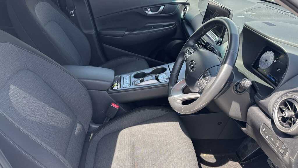 Hyundai Kona 100Kw Premium 39Kwh 2023 White #6