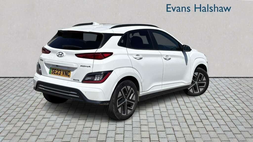 Hyundai Kona 100Kw Premium 39Kwh 2023 White #2