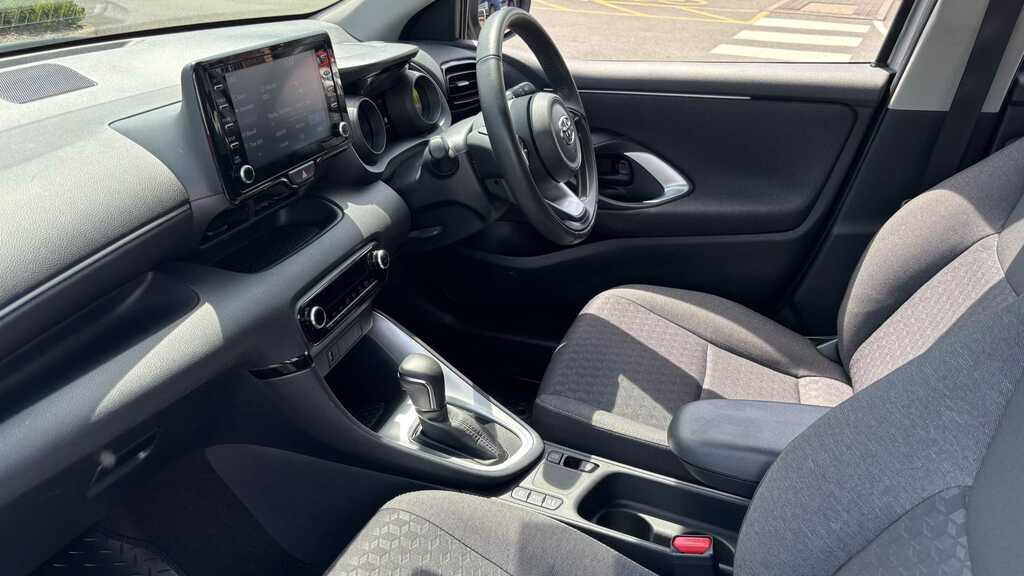 Toyota Yaris 1.5 Hybrid Design Cvt 2023 Grey #6