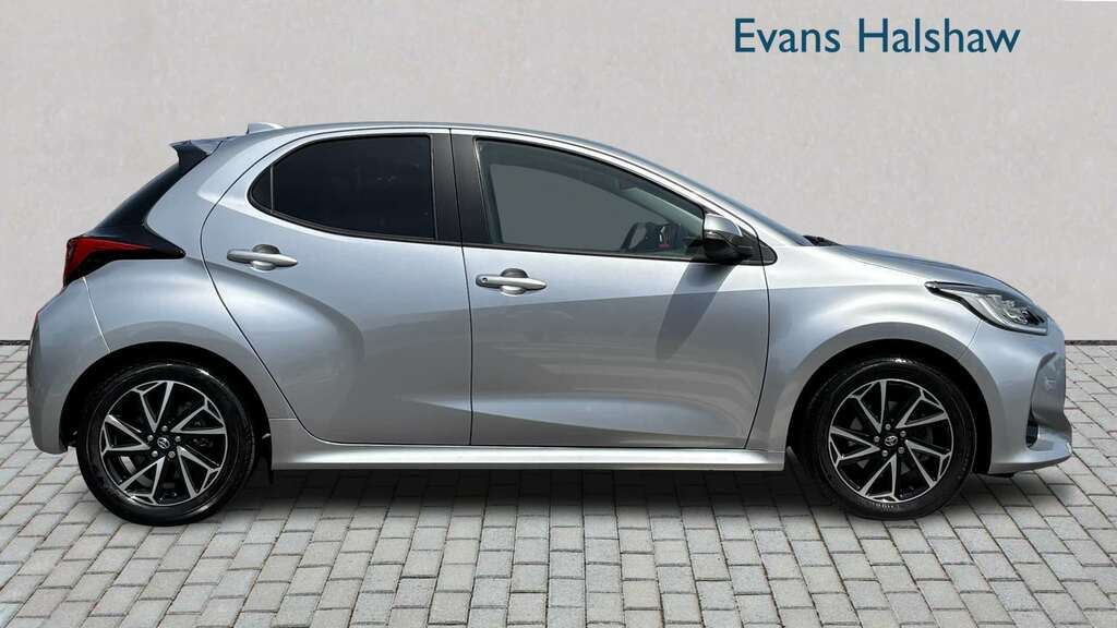 Toyota Yaris 1.5 Hybrid Design Cvt 2023 Grey #5