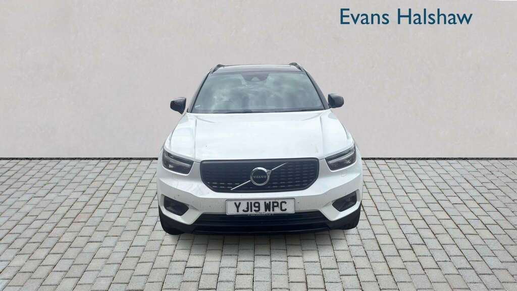 Volvo XC40 1.5 T3 163 R Design Geartronic 2019 #2