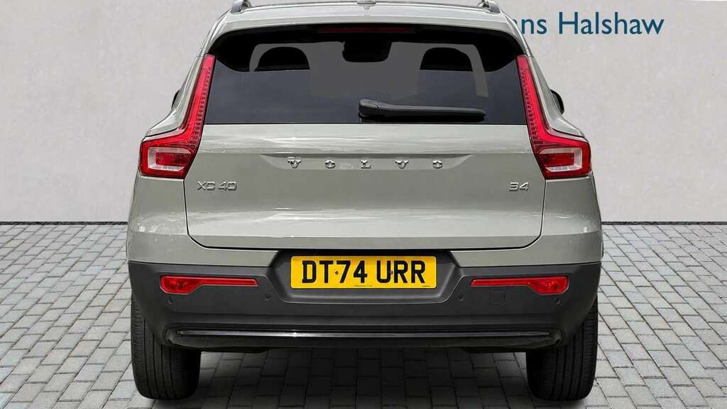 Volvo XC40 2.0 B4p Plus Dark 2025 Green #4