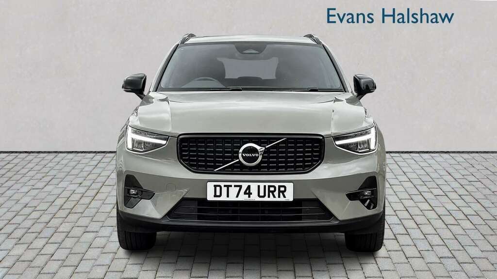 Volvo XC40 2.0 B4p Plus Dark 2025 Green #3