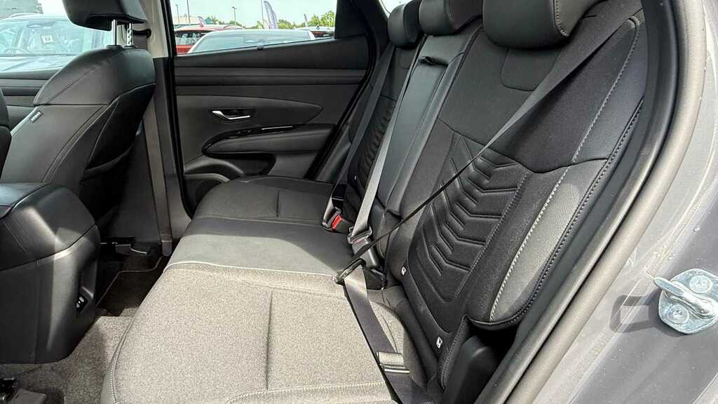Hyundai Tucson Advance Red #8