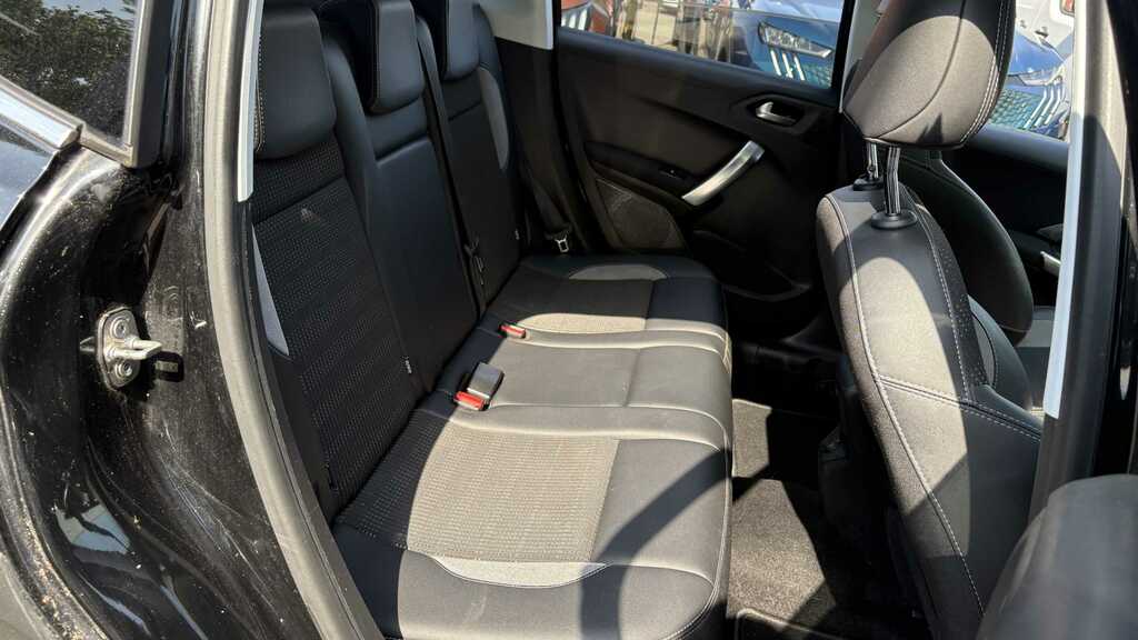 Peugeot 2008 1.2 Puretech 110 Allure Premium Eat6 2019 Black #3