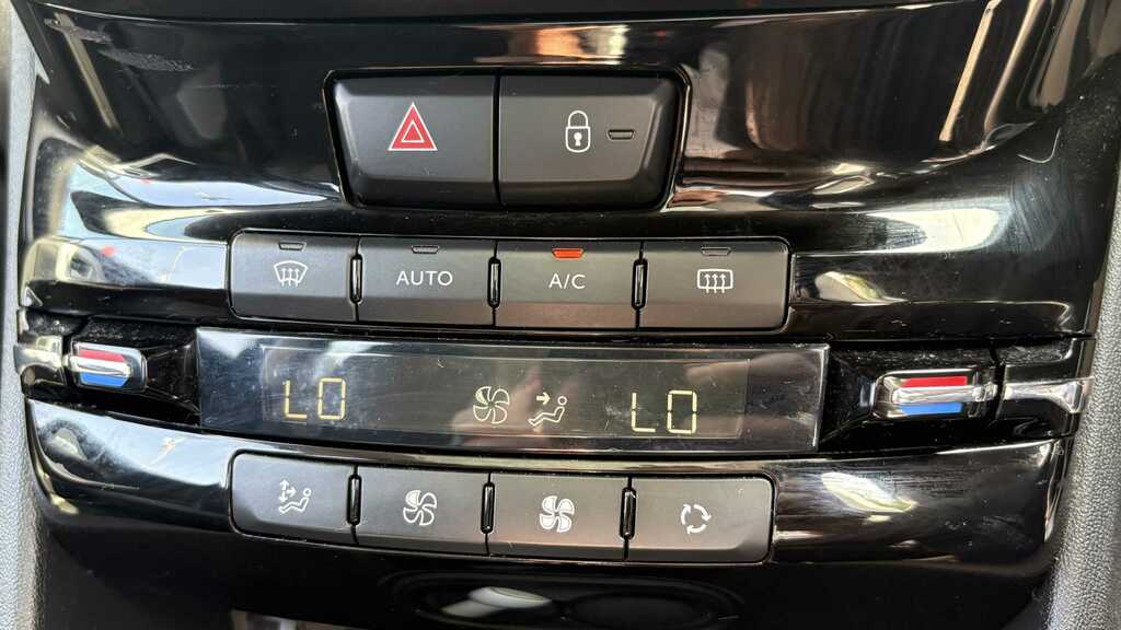 Peugeot 2008 1.2 Puretech 110 Allure Premium Eat6 2019 Black #6