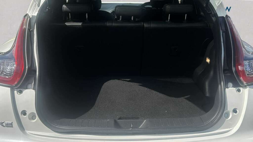 Nissan Juke 1.6 112 Tekna Bose 2019 DM19HZT White #4