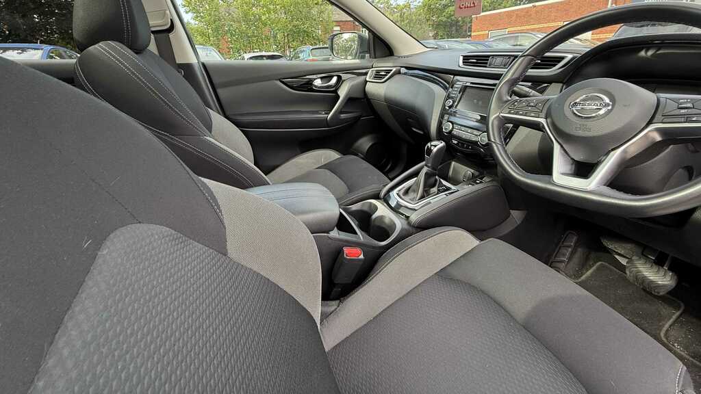 Nissan Qashqai 1.3 Dig-t 160 157 N-connecta Dct Glass Roof White #6