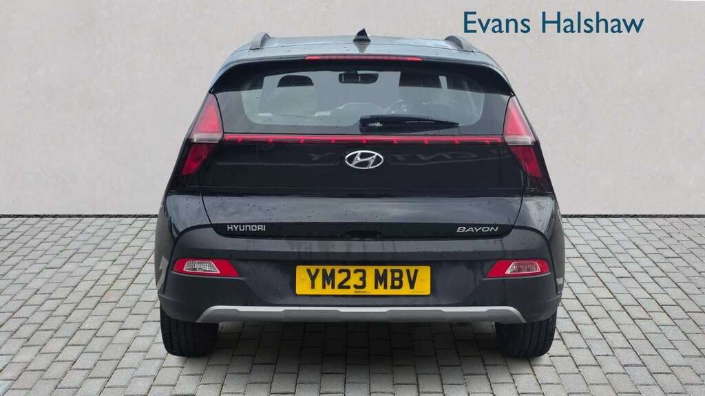 Hyundai Bayon 1.0 Tgdi 48V Mhev Se Connect Dct 2023 Black #2