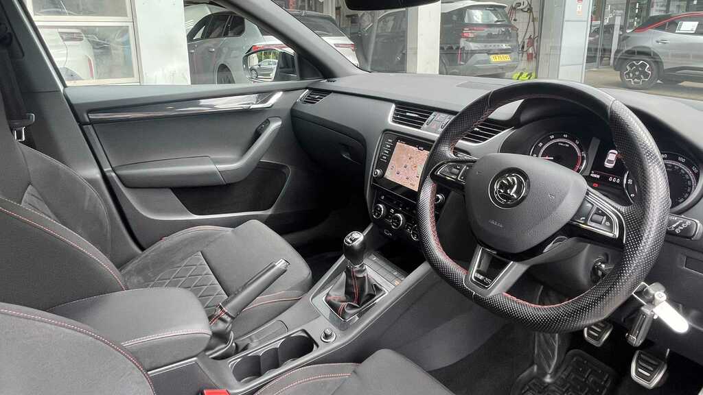 Skoda Octavia 2.0 Tsi Vrs 2018 White #4