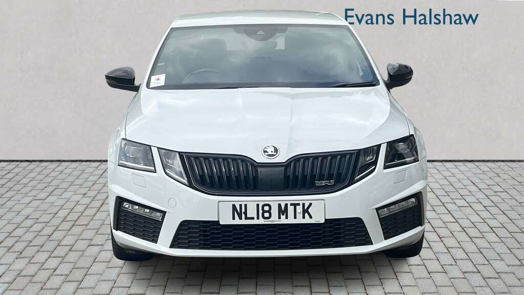 Skoda Octavia 2.0 Tsi Vrs 2018 White #2