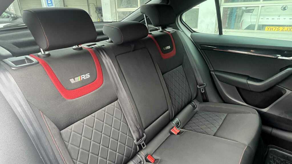 Skoda Octavia 2.0 Tsi Vrs 2018 White #5