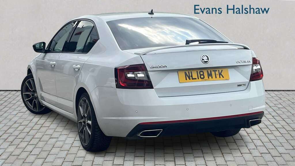 Skoda Octavia 2.0 Tsi Vrs 2018 White