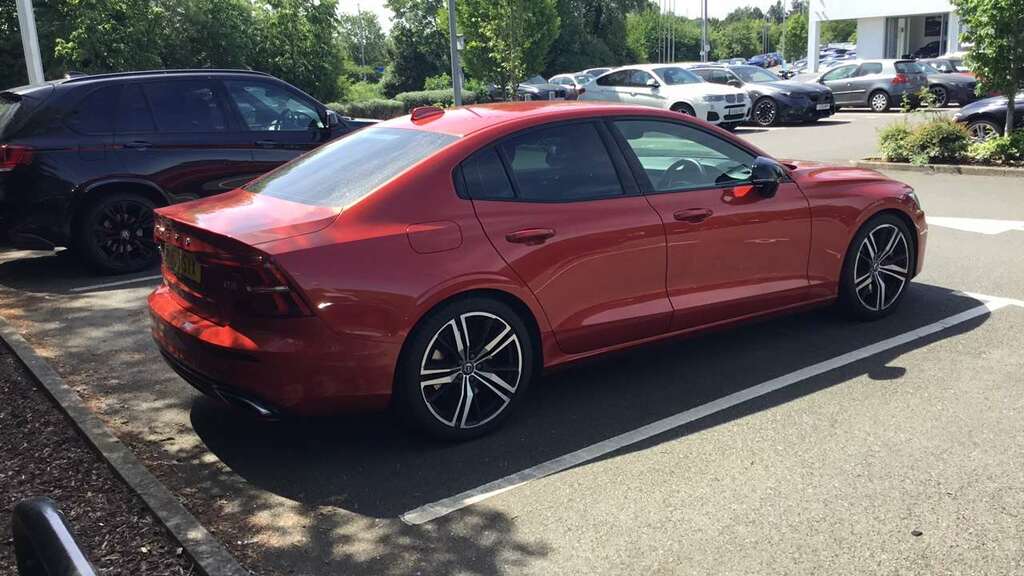 Volvo S60 2.0 T5 R Design Edition 2019 Red #3