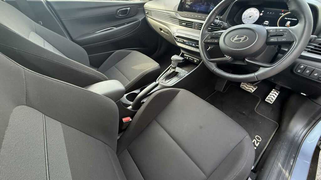 Hyundai Bayon 1.0 Tgdi Premium White #9
