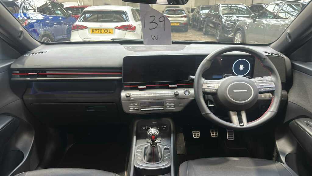 Hyundai Kona Advance White #9