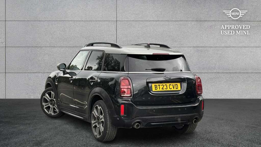 Mini Countryman 1.5 Cooper Exclusive 2023 Black #2