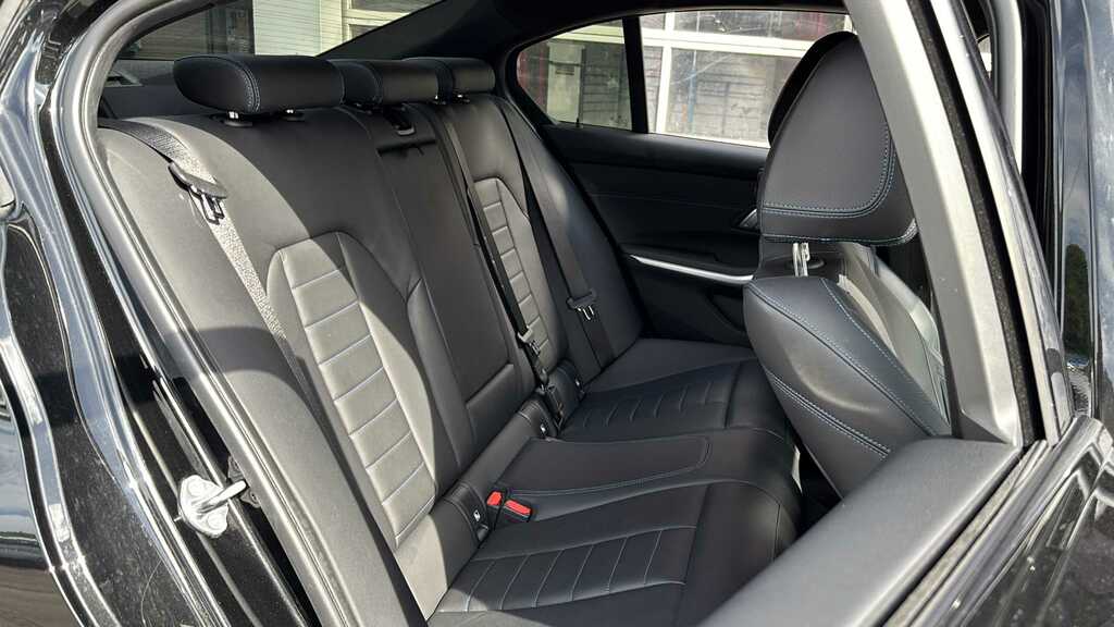 BMW 3 Series 2L M Sport Blue #13