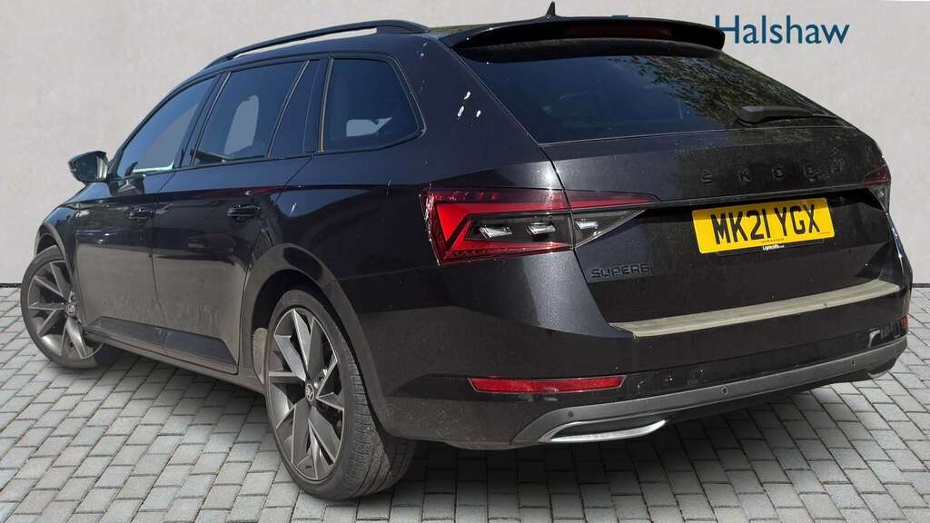Skoda Superb 2.0 Tdi Cr 200 Sport Line Plus Dsg 2021 Black #2