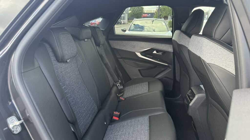 Peugeot 3008 157Kw Allure 73Kwh 2026 Grey #6