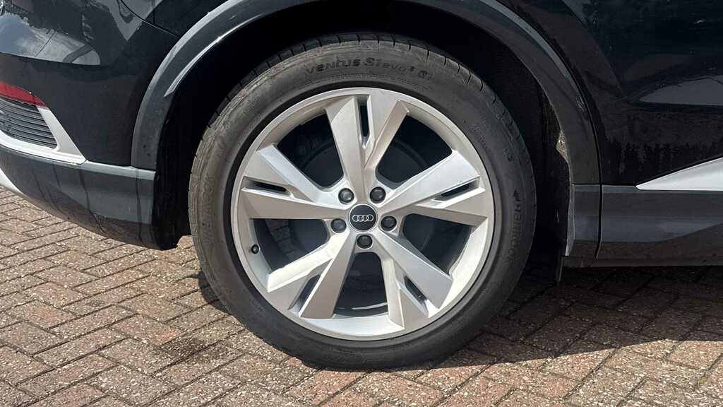 Audi Q4 E Tron 210Kw 45 82Kwh S Line Leather 2025 Black #4