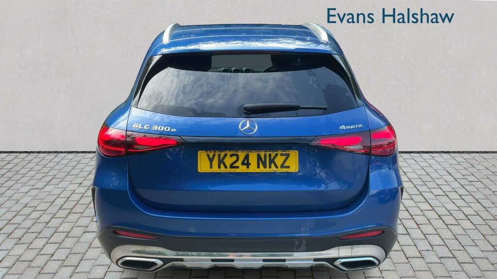 Mercedes-Benz GLC Class 300E 4Matic Amg Line 9G-tronic 2024 Blue #3