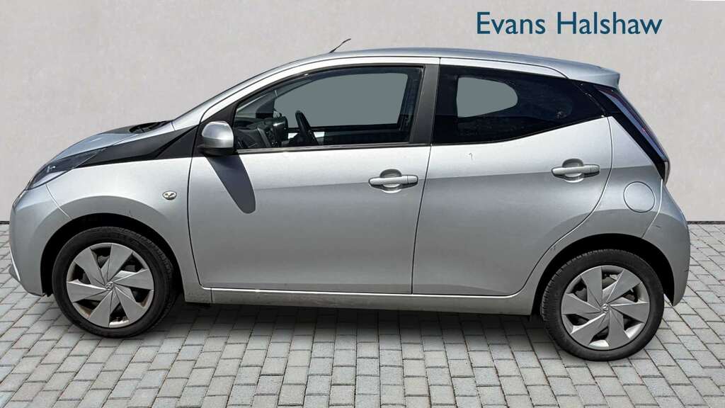 Toyota Aygo 1.0 Vvt-i X-play 2016 Silver #2