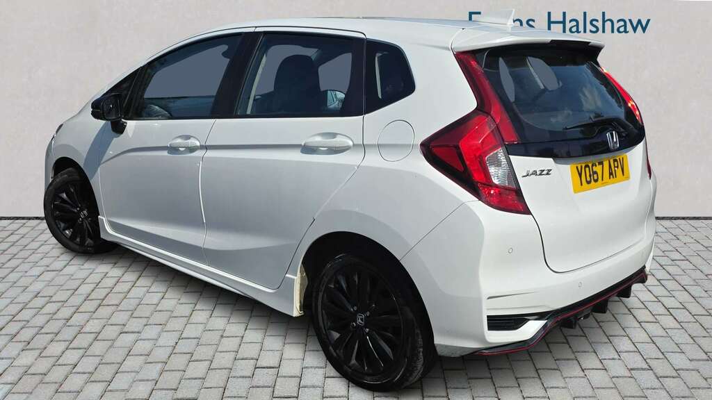 Honda Jazz 1.5 I-vtec Sport 2018 White #2