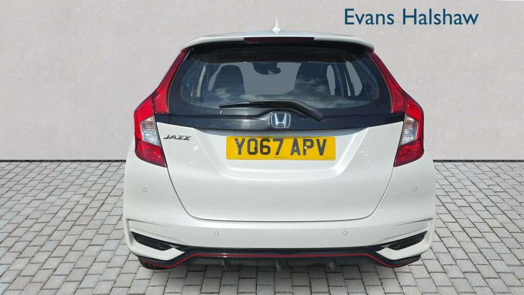 Honda Jazz 1.5 I-vtec Sport 2018 White #5