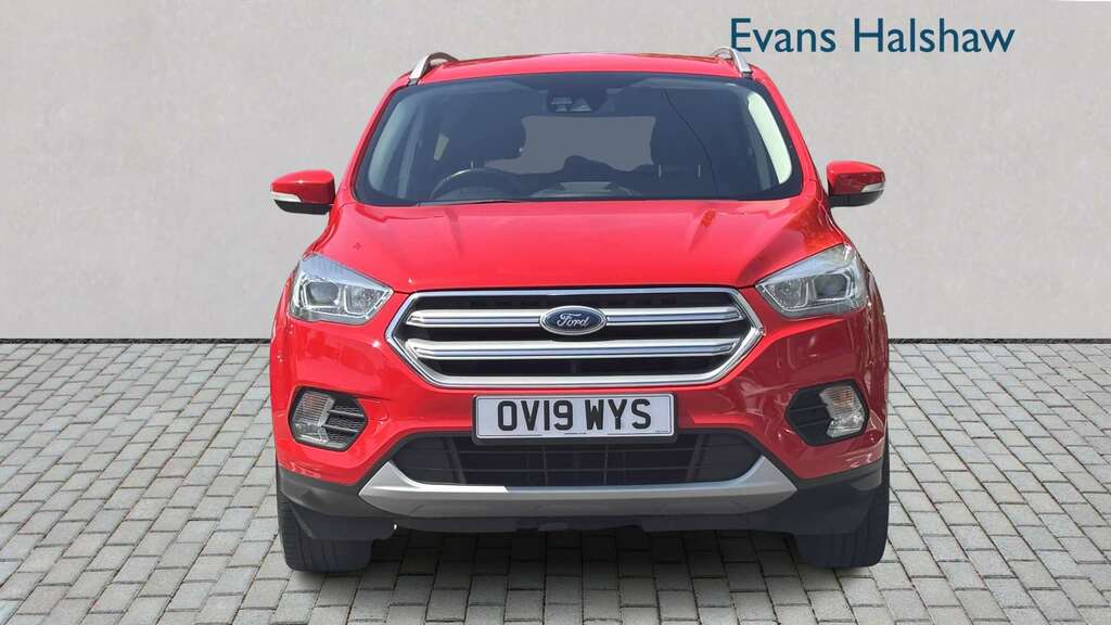 Ford Kuga 1.5 Ecoboost Titanium Edition 2Wd 2019 Red #4