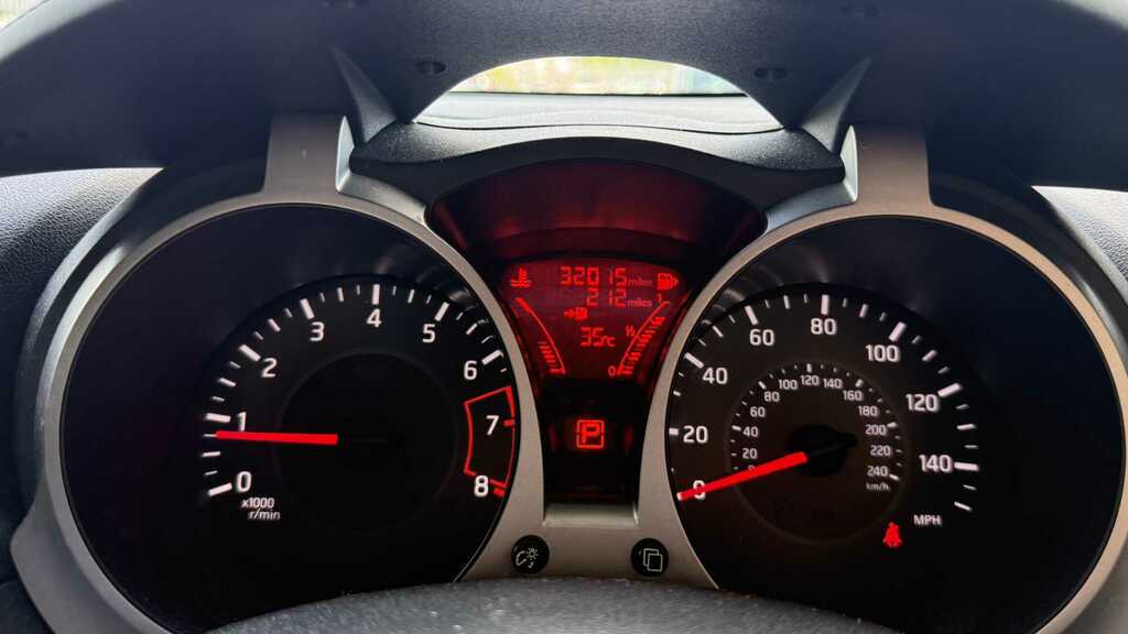 Nissan Juke Hatchback Black #19