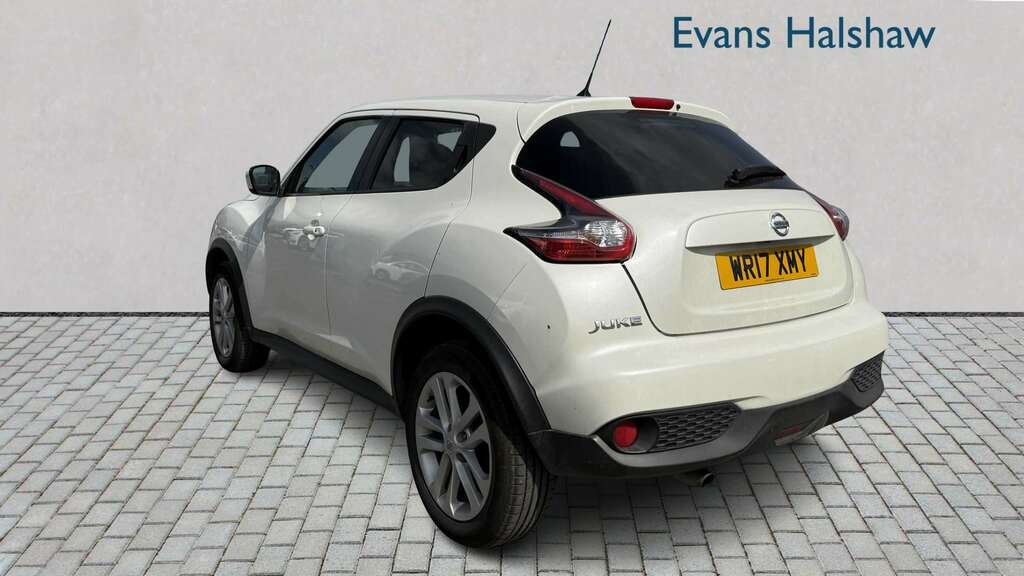Nissan Juke Hatchback Black #5