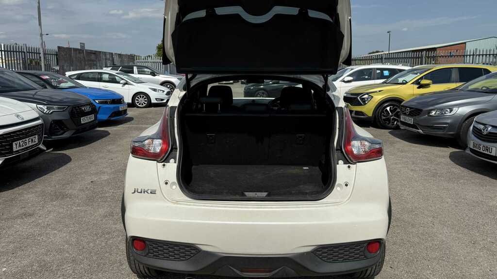 Nissan Juke Hatchback Black #8
