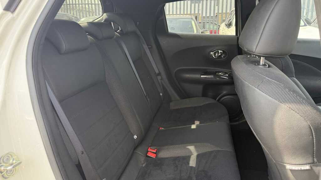 Nissan Juke Hatchback Black #10