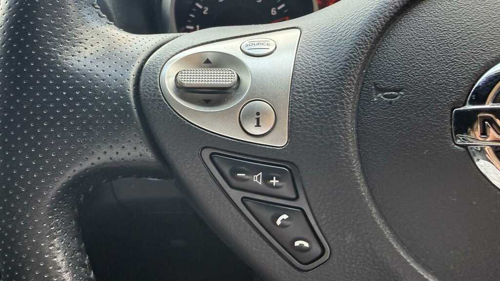 Nissan Juke Hatchback Black #15