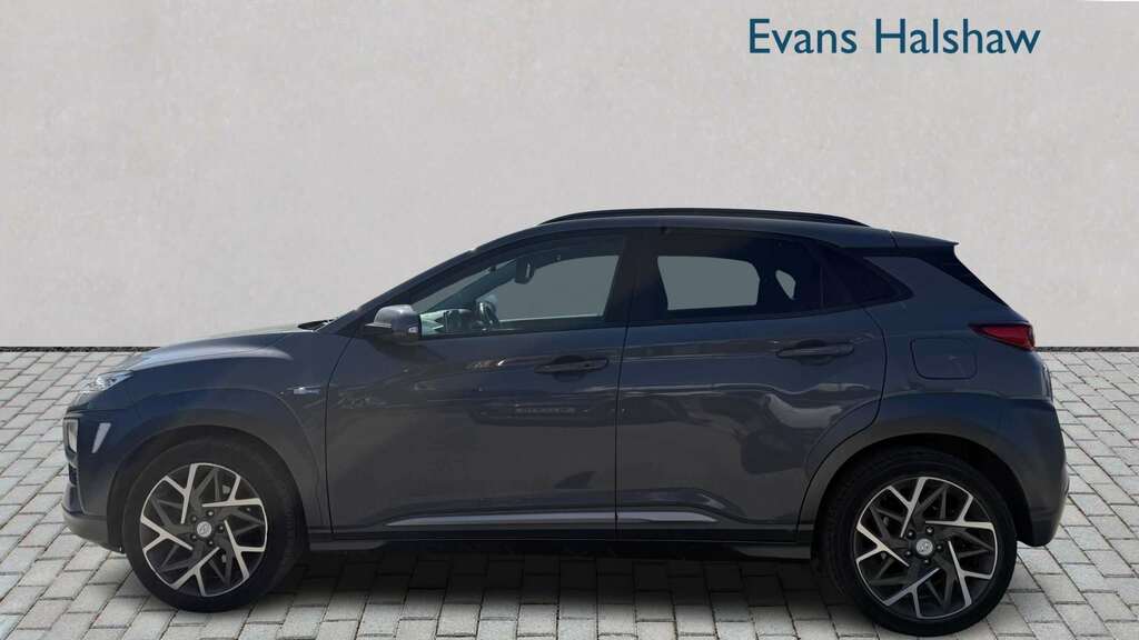 Hyundai Kona Hatchback Red #4