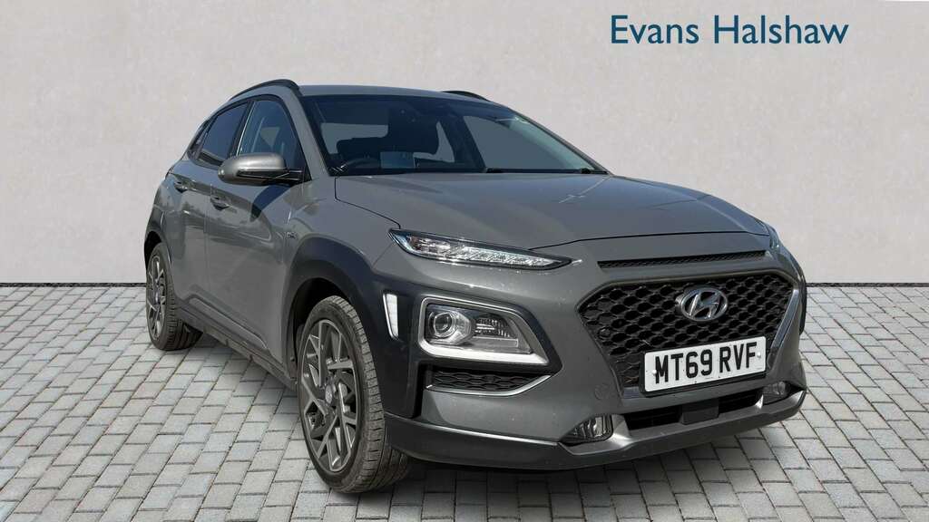 Hyundai Kona Hatchback Red #1