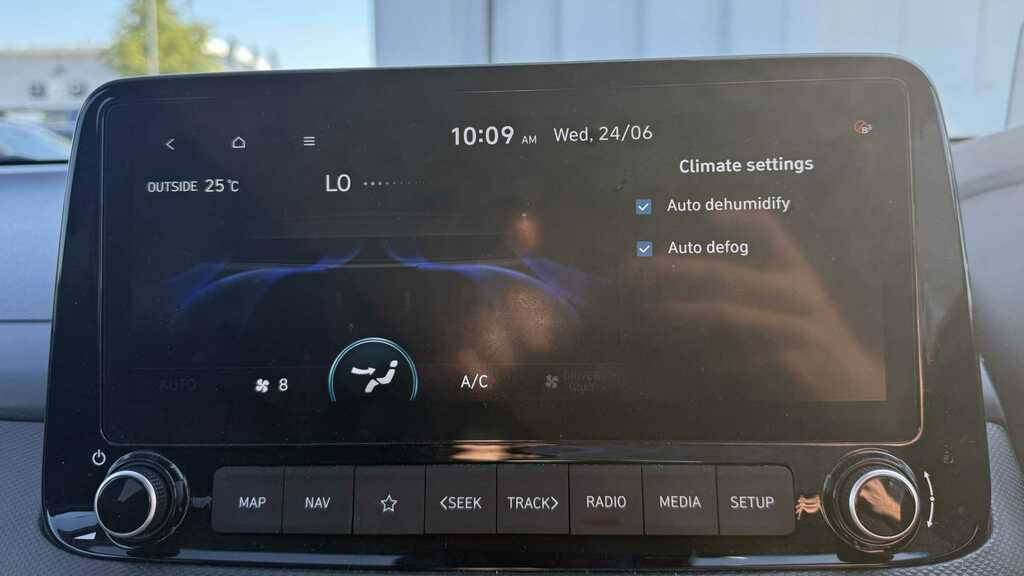 Hyundai Kona Hatchback Red #27
