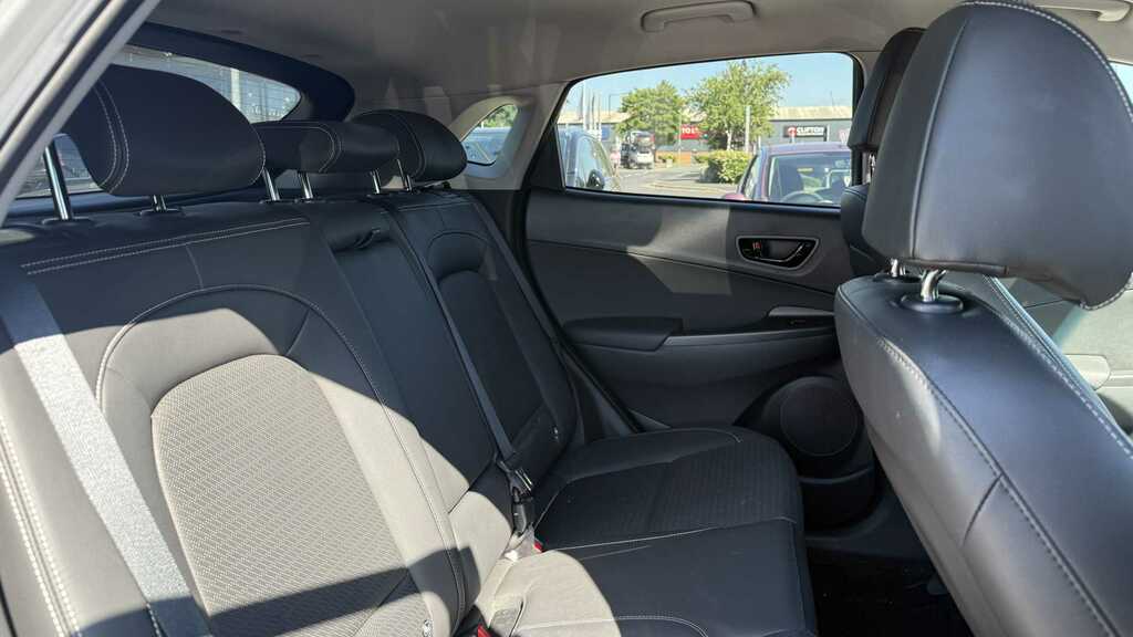 Hyundai Kona Hatchback Red #10
