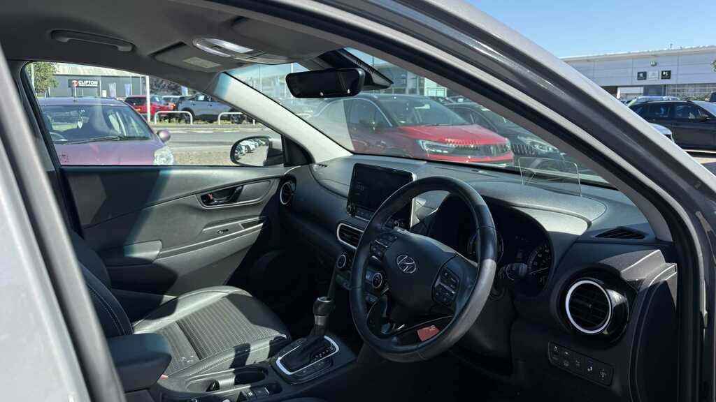 Hyundai Kona Hatchback Red #12