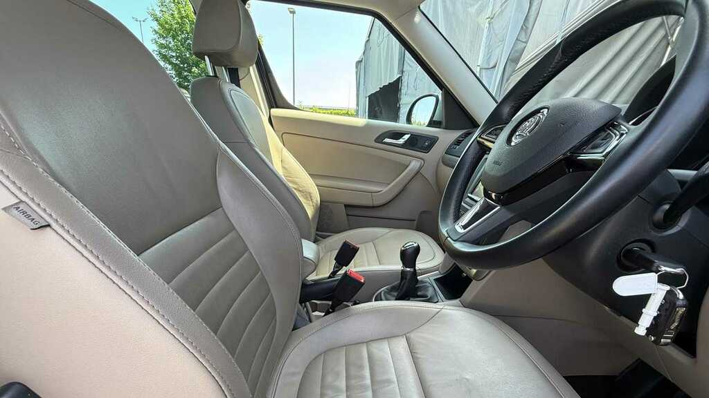 Skoda Yeti 2.0 Tdi Cr 140 Elegance 4X4 2014 Green #3