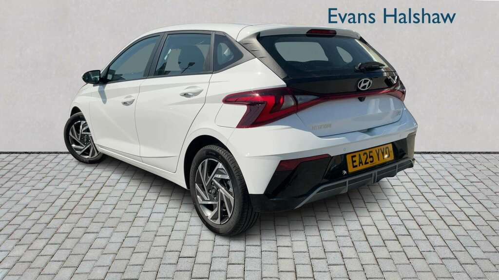 Hyundai I20 1.0T Gdi Advance Nav 2025 White #2