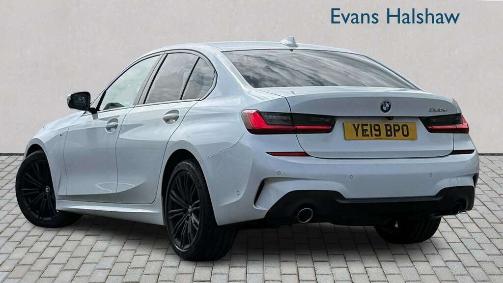 BMW 3 Series 320D M Sport 2019 White #2